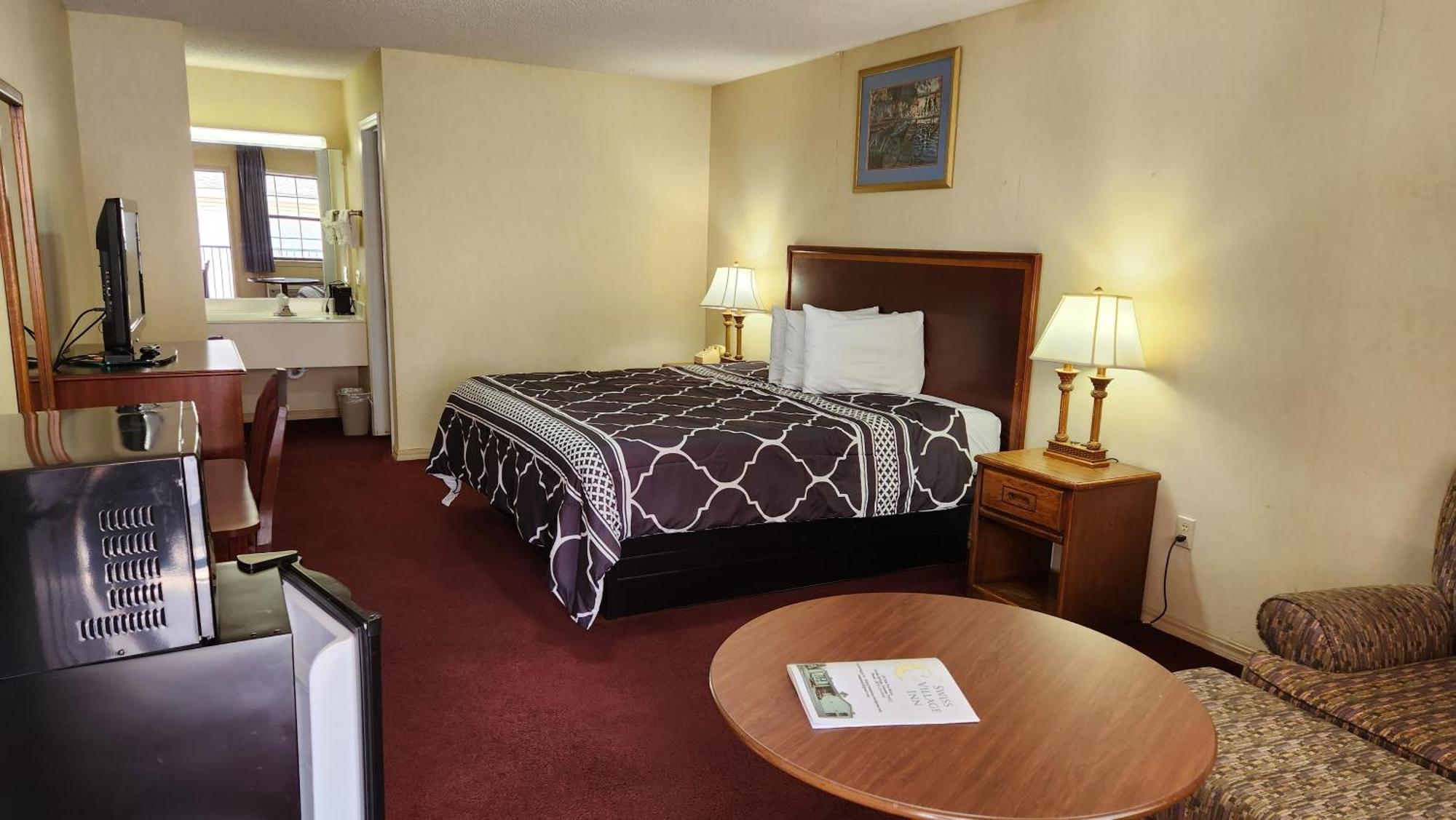 Swiss Village Inn Юрика Спрингс Экстерьер фото